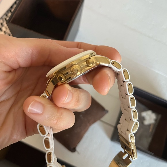 Micheal kors watch. - Picture 5 of 12